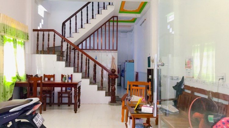 CHO THUÊ NHÀ 1 LẦU SÂN TRƯỚC CÓ ĐỒ ĐẠC GẦN ĐẠI HỌC Y DƯỢC 6 TRIỆU (MIỄN TRUNG GI