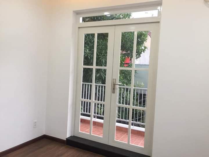 Cho thuê nhà nguyên căn nhà hẻm 314/... HTP - Diện tích: 4.8 x 11.2m. DTSD: 110m2 (1 trệt, 1 lầu)