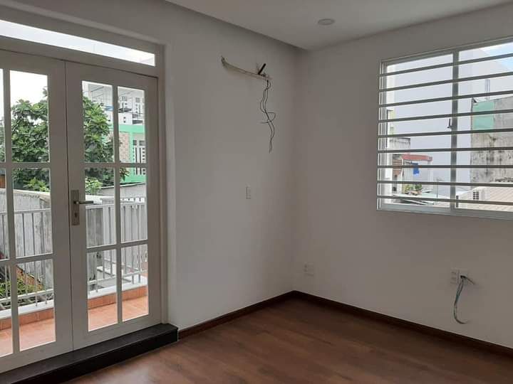 Cho thuê nhà nguyên căn nhà hẻm 314/... HTP - Diện tích: 4.8 x 11.2m. DTSD: 110m2 (1 trệt, 1 lầu)