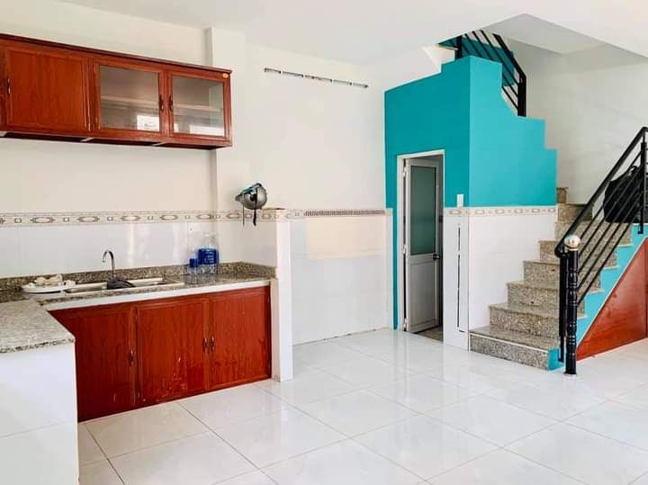 Nhà mặt tiền hẻm 851 Huỳnh Tấn Phát, P.Phú Thuận Quận 7. DT: 5x9m. Nhà 1 trệt 1 lầu 2PN,2WC.