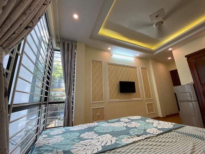 Nhà đẹp bay nhanh 2 mặt thoáng Sân riêng Trung Tâm quận Đống Đa