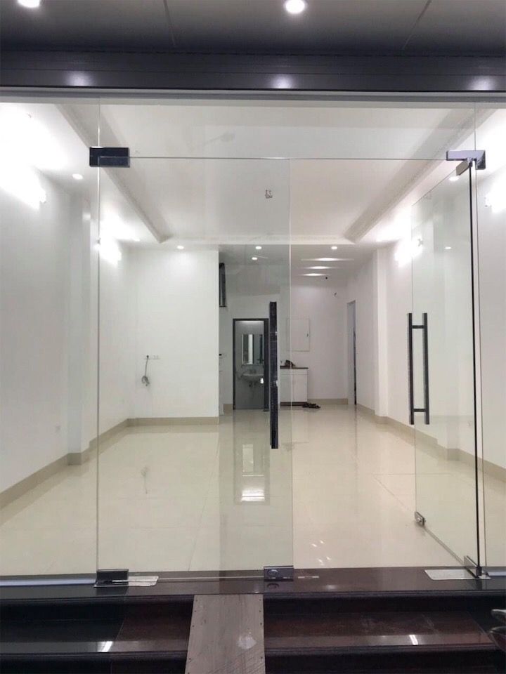 CHO THUÊ NHÀ MẶT ĐƯỜNG KINH DOANH PHỐ THỤY KHUÊ - HOÀNG HOA THÁM, VỈA HÈ RỘNG MÊNH MÔNG, OTO ĐỖ 20-