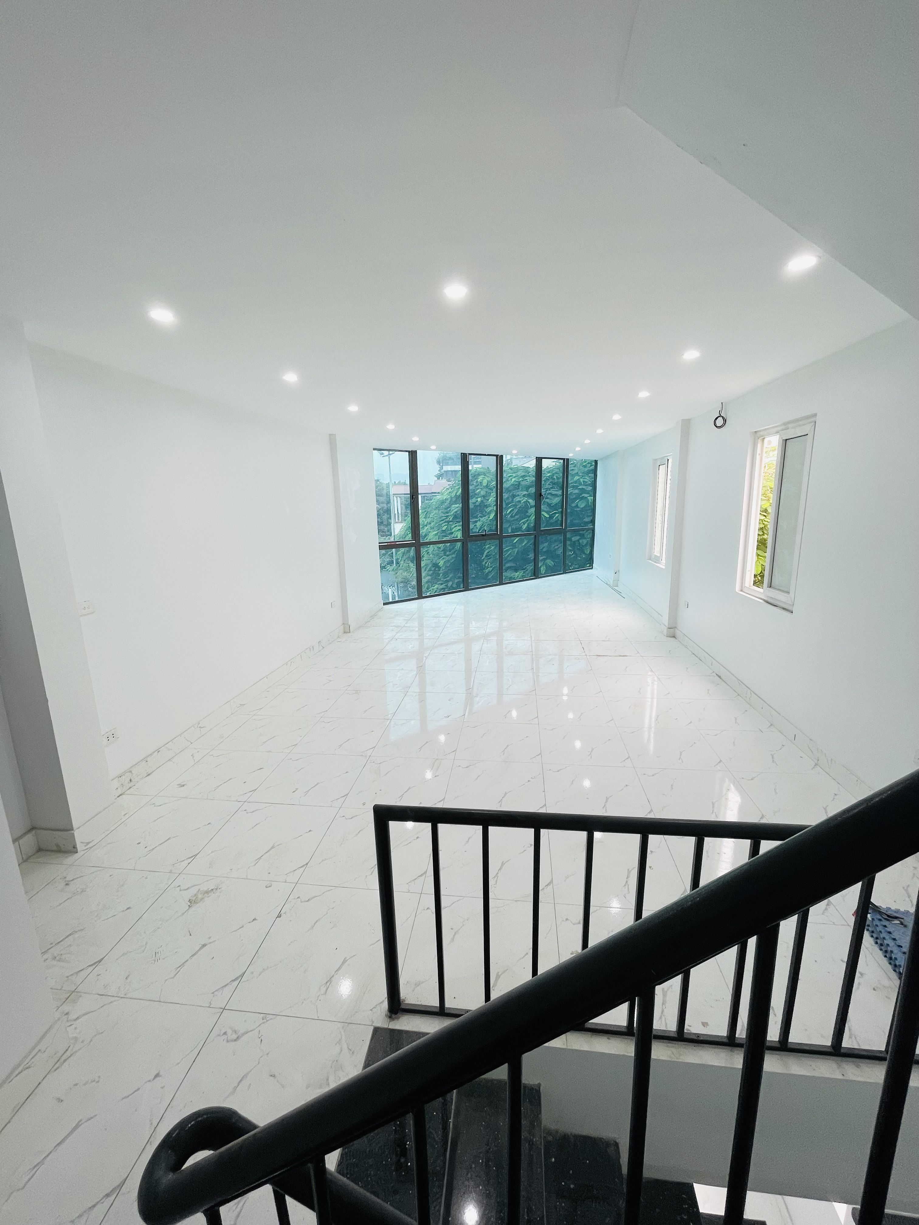 Cho thuê Nhà mặt tiền đường Lạc Long Quân, Phường Nhật Tân, Diện tích 210m², Giá Thương lượng