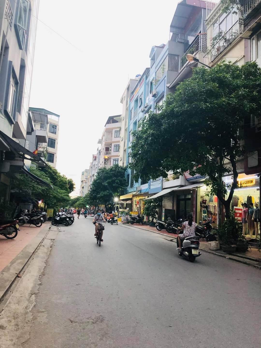 . BÁN NHÀ ĐƯỜNG NGÔ THÌ NHẬM,HÀ ĐÔNG 4TẦNG,MT 4M,PHÂN LÔ,Ô TÔ ĐỖ CỬA