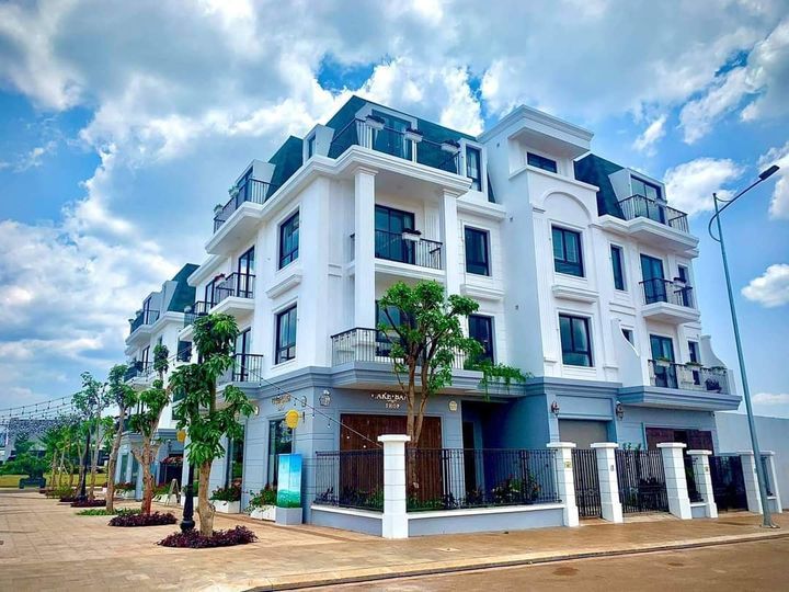 Mua nhà phố Eco City Premia, trúng ngay Mercedes GLC 300, CK lên đến 1 tỉ đồng