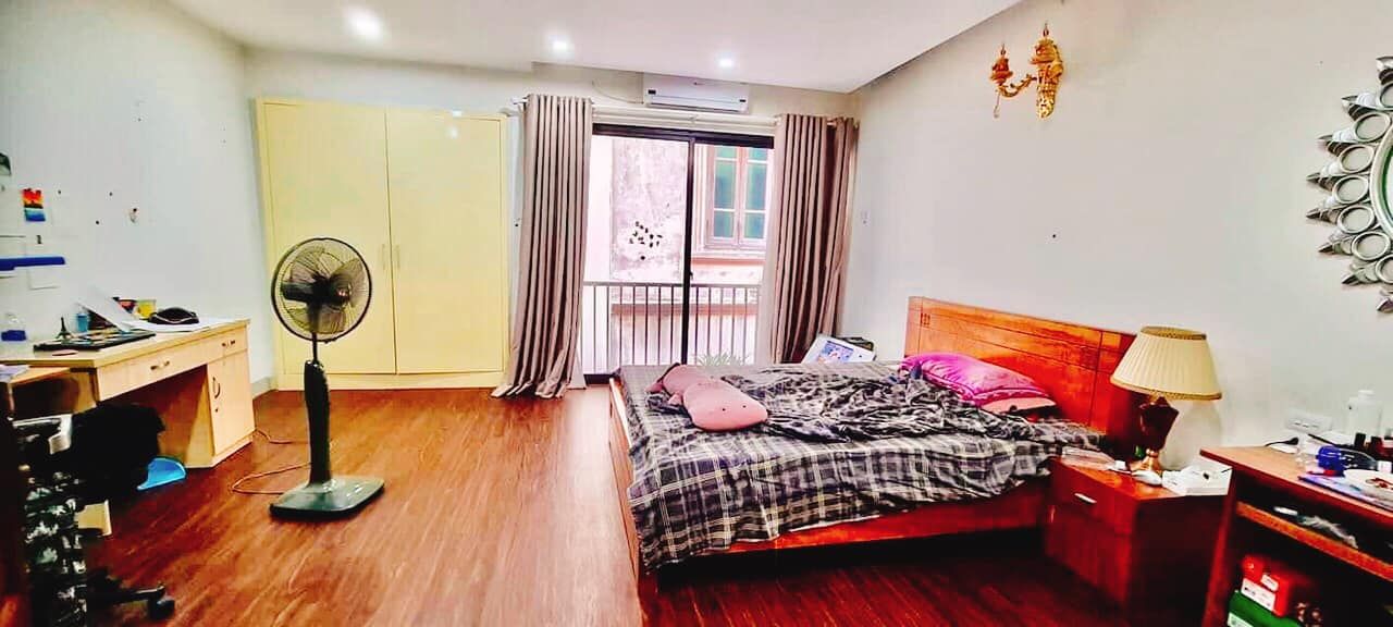 BÁN NHÀ TÔ HIỆU.10 BƯỚC RA CHỢ LỚN,MẶT TIỀN 5M,KHU VỰC HIẾM NGƯỜI BÁN,GIÁ HƠN 4 TỶ