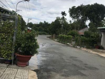 cần tiền bán gấp nhà nghỉ đc.114.ấp phố núi đất.xã đình thành.huyện đầu tiến .tỉnh bình dương