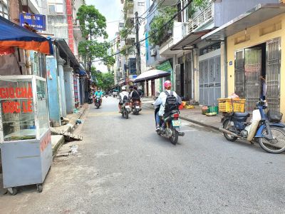 Phú Diễn Bắc Từ Liêm dt 32m 5 tầng mt 3.3m giá 4.2 tỷ NHÀ MỚI ĐẸP Ở NGAY Ô TÔ TRÁNH cách 15M