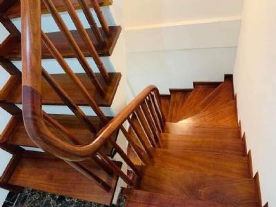 BÁN NHÀ NGÕ NGUYỄN TRÃI 40M2 GẦN ROYAL CITY NGUYỄN TRÃI Ô TÔ ĐỖ GẦN, GIÁ 3.7 TỶ. LH 0988559347