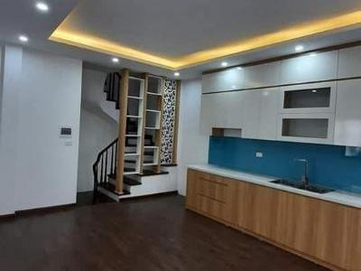 Nhà mới xây thiết kế rất hiện đại , nội thất đầy đủ, cách ngã tư sở 100m, 35m2 , mặt tiền 4.2m !