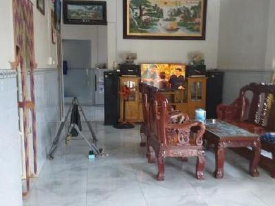 800 tr Co ngay can nhà đẹp rộng rãi thoang mát Dtich đất 10*70 Lộc Ninh