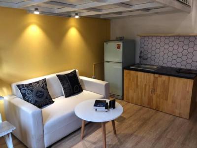 Cho thuê căn hộ full đồ, có 1 cửa sổ lớn, diện tích sử dụng 24m2