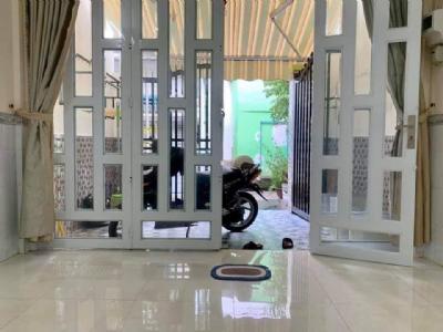 Cho thuê nhà trệt hẻm 118-120 đường Trần Phú. Nhà cách Trần Phú 80m, nhà còn mới và có nội thất