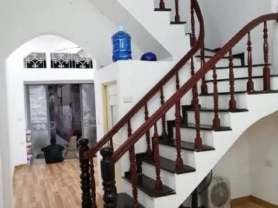 Bán Nhà Hoàng Hoa Thám – Ba Đình 42 m2 ; 4 tầng ; 3.4m MT; Giá 3.95 Tỷ - Kinh doanh nhỏ
