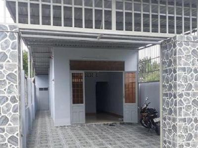 Giá rẻ bất ngờ ! nhà shr dt 5x20)m. giá có: 2tỷ 500tr. còn bớt lộc.cách chợ Hóc Môn: 600m