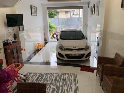 Tôi chính chủ cần bán gấp căn nhà như hình sao lưng chợ Bình Chánh,