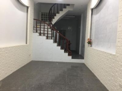 Nhà mặt ngõ kinh doanh , xe ba gác chạy quanh nhà Trương Định