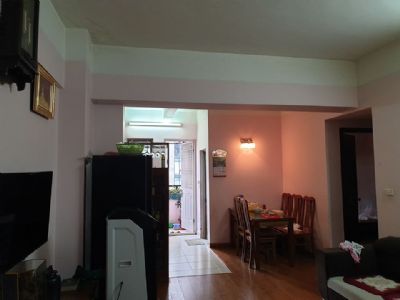Chính chủ cần bán căn hộ dt 68.96m2, 2PN, 1VS, cửa Đông Nam, tòa CT1B Văn Quán, giá tốt.