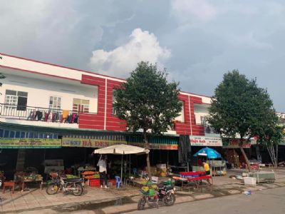 Chính Chủ Cần Bán 3 Căn Nhà , gồm 1Trệt 1 Lầu + 2 Căn Hộ Cao Cấp Phía Sau giá 1tỷ6 ( giá Thật 100%)
