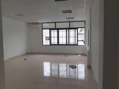 Cho thuê mặt bằng mặt phố Nguyễn Ngọc Vũ.