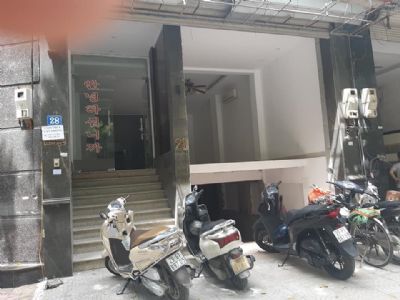 Cho thuê mặt bằng kinh doanh mặt phố Nguyễn Thị Định (Phía đầu Trần Duy Hưng).