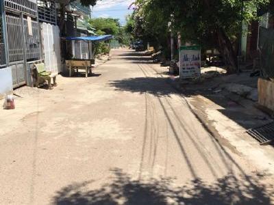 Cho thuê nhà Nguyên Căn, Hẻm đường số 27 (xóm tiêu). Hẻm rộng rãi, dốc nhẹ