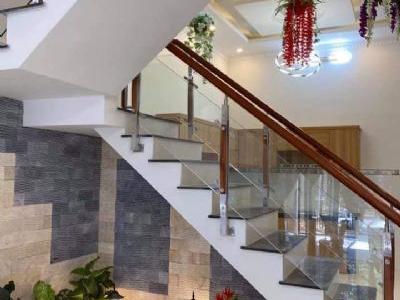 BÁN NHÀ SỔ RIÊNG Hướng đối diện ubnd phường 450m,cách mặt tiền đường lớn 30m