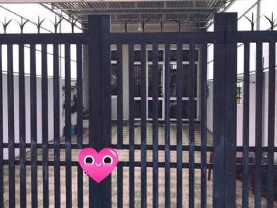 Bán nhà chính chủ 2 phòng ngủ 1 khách Bếp , nhà tắm rộng bao la Hướng đông