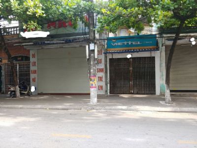 Cần Bán Nhà mặt Phố Tràng Thi, tp Nam Định.Diện tích 96m2 Mặt tiền 5.4m, phố có vỉa hè rộng 2m