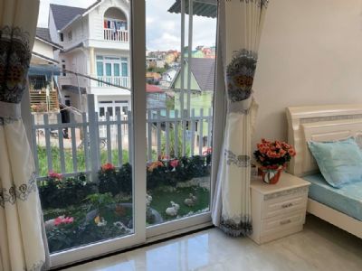 Căn nhà bé bé xinh xinh nằm ngay giữa lòng thành phố Đà Lạt, thiết kế hiện đại, thoáng đãng