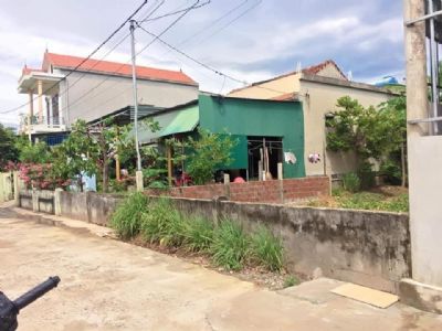 Đức Ninh chắc không còn lô nào rẻ hơn lô này. Ngõ Phan Huy Ích thông ra Trần Nhật Duật.