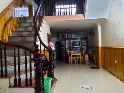 Cho thuê nhà tại Cầu Diễn Diện tích 40m2x4 tầng tổng 3 phòng ngủ