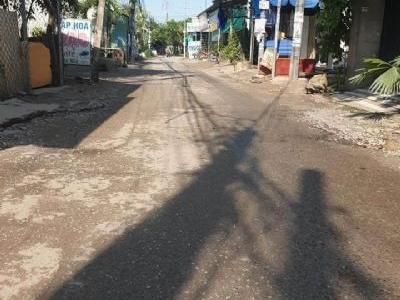 Cần bán căn nhà nằm gần vòng xoay An Phú nhà nằm đầu đường an phú 25 đi vào đường thông buôn bán