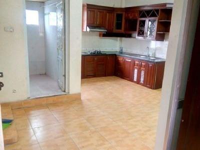 PHÒNG ĐƯỜNG LÁNG Không gian sống yên tĩnh. Sạch sẽ Thoáng mát.Nhà có nhiều cửa sổ. Khóa Vân tay.