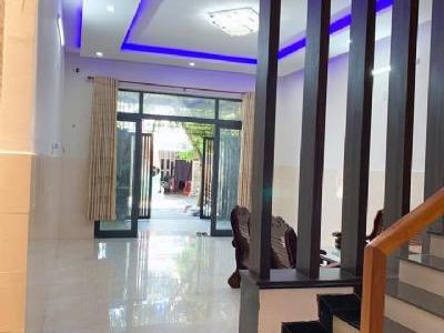 Bán căn nhà 2 tầng đẹp Đường Lê Đỉnh, Hòa Xuân, cẩm lệ dt đất 100m2, giá 3.05 tỷ