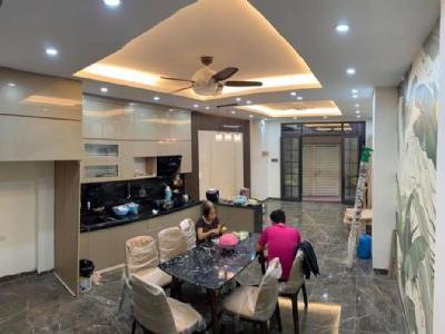 Gia đình rất cần tiền , bán gấp nhà Kim Mã cực tâm huyết. Cắt lỗ rất nặng