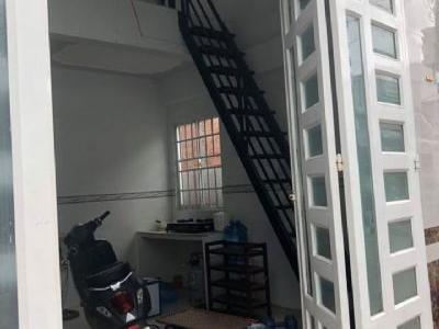 Cho thuê nhà trệt và lửng nhà nằm ngay trung tâm hẻm 54 Trần Việt Châu nằm trục chính hẻm.