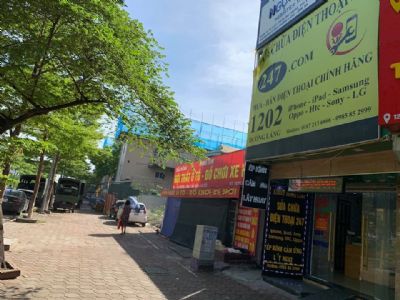 Sang nhượng mặt bằng ( yêu cầu không làm điện thoại) không làm hàng ăn. 1202 Đường Láng