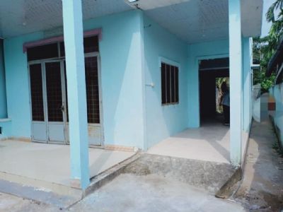 Em cần bán 1 nhà cấp 4 , 2 mặt tiền đường sông và đường hẻm ngang 3m .