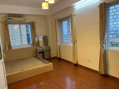 Cần bán căn hộ tại Văn Khê: Căn 82,5m2, 2PN, 2VS, BC Đông Nam. Nội thất cơ bản