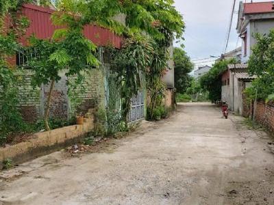 Bán Ô đất đẹp xóm Chám định trung 90mv Mt 5m nở hậu
