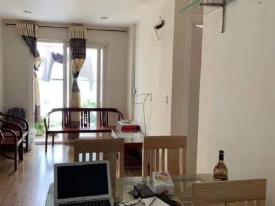 Chủ nhà ở 2 năm làm ăn được mua biệt thự quận 2 nên cho thuê lại.