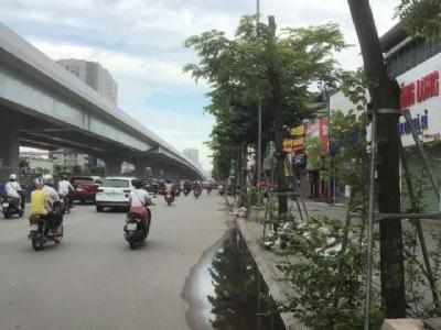 Cho thuê mặt phố phạm văn đồng: diện tích 50m chia 2 tầng.