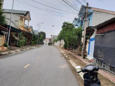 Bán Đất Tặng Nhà mặt đường Nguyễn Quang Bích