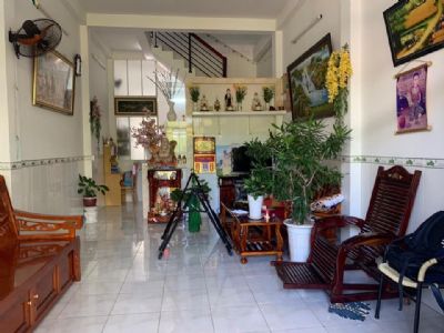 BÁN CĂN NHÀ KDC P2 Đường 1B nhà đẹp chỉ cần sách Vali vào ở ngay k cần phải sữa chữa.