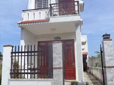 Kẹt tiền cần bán gấp căn nhà 1 trệt 1 lầu gần ngã ba Bến Cát