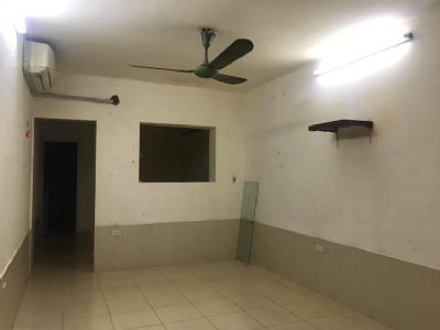 Cho thuê nhà tập thể 150 phố Lương Định Của - Đống Đa - Hà Nội.
