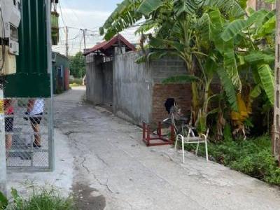 Bán 67m2 đất % Khê Hồi xã Hà Hồi. Mặt tiền 3,22m. Cách mặt đường 71 30m. Ô tô vào tận nhà.