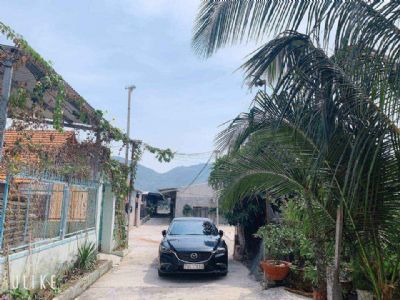Bán nhà cấp 4 có sân vườn trước siêu dễ thương, 2 pn, 1pk, cách đại lộ Nguyễn Tất Thành 50 mét
