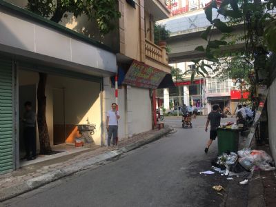 Đầu ngõ 82 yên lãng đường vào viện nội tiết giá 15tr . Có thể hỗ trợ mùa dịch . Lh 094491768